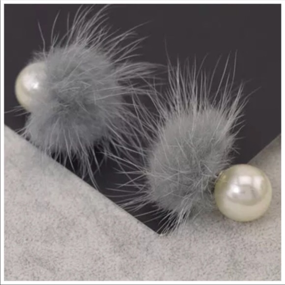Faux Fur Double Sided Pearl Earrings - Picture 4 of 8